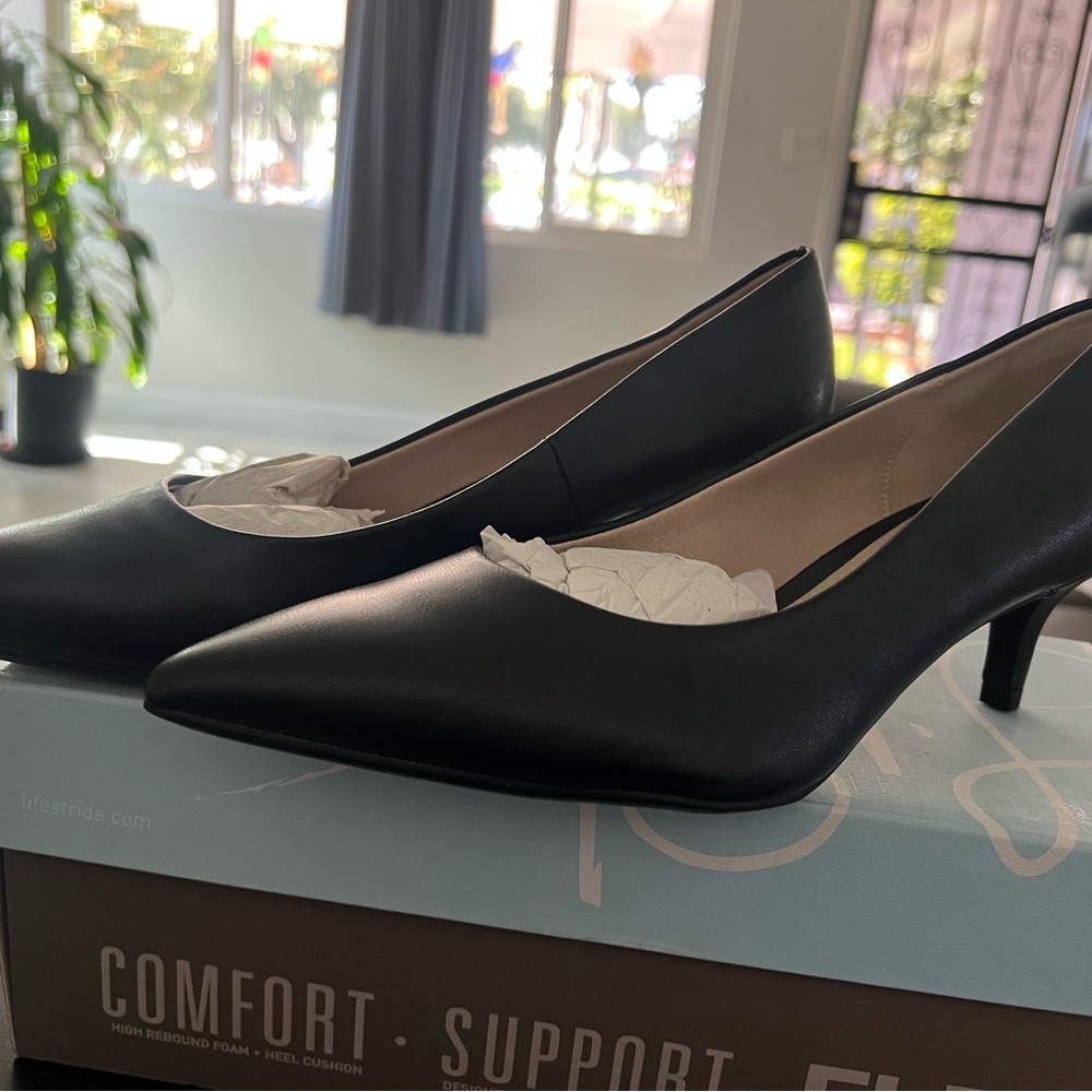 Life Stride Black Heeled Shoes